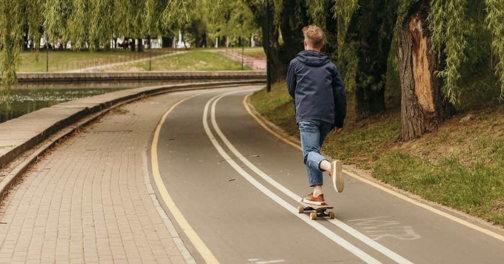 Longboarding etiquette is very important for ensuring the safety of the rider and those around them. 